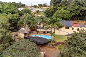 Exquisite Residence: Amanzimtoti's Premier  5 Bedroom, 3 Bathroom Oasis