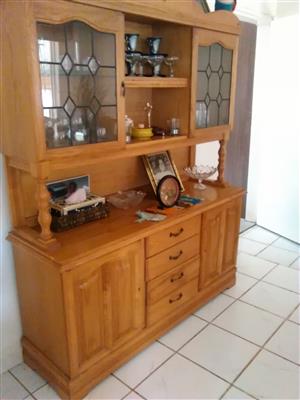 Cabinet in good condition