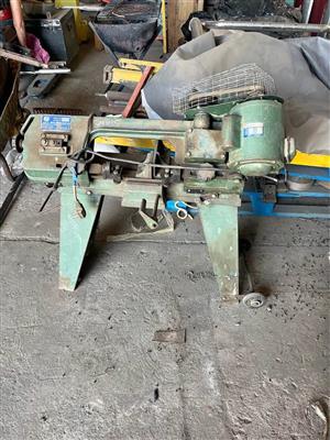 Small Horizontal Metal Cutting Bandsaw - Rong Fu RF-115 - 4.5” Capacity - Runs Well!