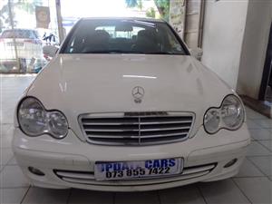 2006 MERCEDES BENZ C180 KOMPRESSOR  ,WHITE COLOR  SERVICE BOOK, 126,000KM