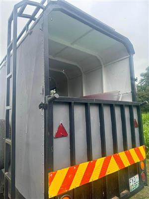 Nutti 4 berth horse trailer