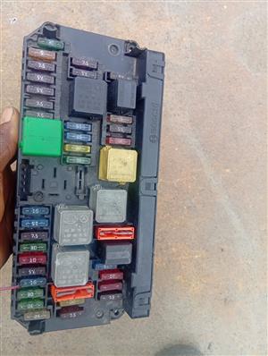 Mercedes Benz c class  w204 ,w212 front fuse box A2129004611