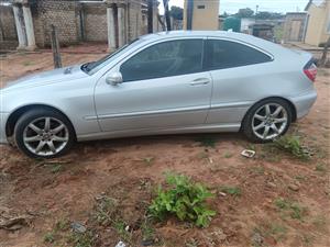Used Mercedes Benz c230 kompressor 2003.model,automatic 