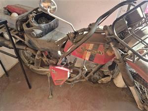 Kawazaki KL 250 for sale. not running.