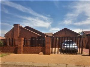 House For Sale in Spruit View