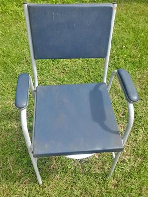 Commode Chair 