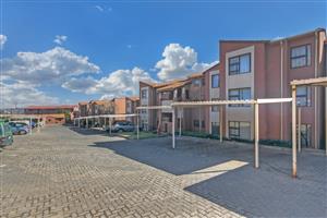 3 Bedroom, 1 Bathroom Townhouse in Winglen