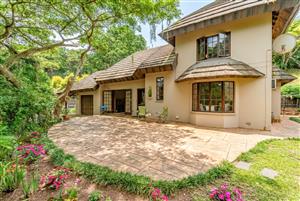 Serene 3 bedroom townhouse surrounded by nature!