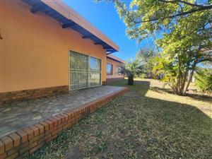 COMFORTABLE OLD STYLE HOME PERFECT FOR LOTS OF ACCOMMODATION