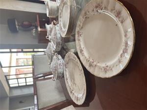 Excellent Condition Paragon Victorian Rose Dinner & Tea Set 