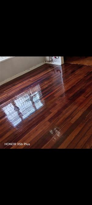 Wooden floor installation, repairing, sanding and sealing 