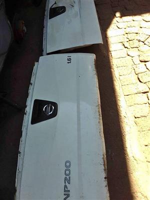Nissan NP200 tailgate