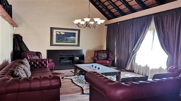 Luxurious 4 Bedroom Home With All the Bells and Whistles in a Sought-After Neighbourhood