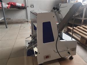Gravity Bread Slicer 