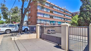 Stylish Living in Kew