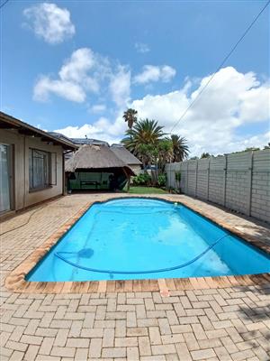 Spacious family house for sale in Sasolburg walking distance to schools