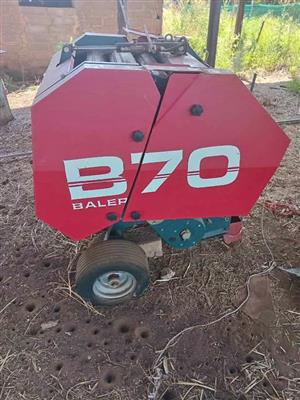 B70 Round Baler in immaculate condition, baled less than 400 bales