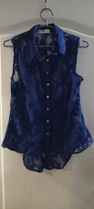 navy top