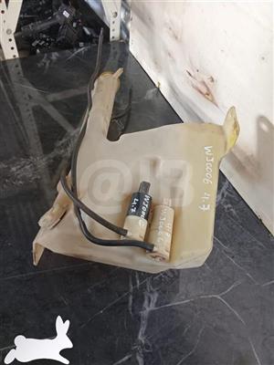 V8 4.7 WJ Second Hand Water Bottle 