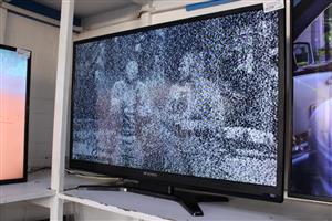 SANSUI 42INCH LED TV W/POWER CABLE AND STAND S067010A