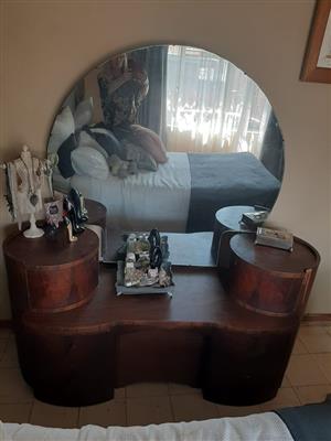 Furniture  Art deco dresser in good condition