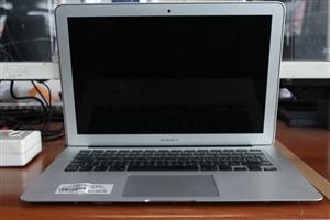 MACBOOK AIR CORE I5 8GB RAM 128HDD LAPTOP W/CHARGER S067030A 