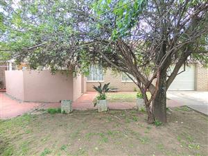 Charming 3-bedroom townhouse for sale in Parys in a peaceful location in Parys