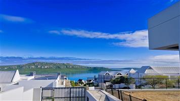 RARE Single Storey Never to be interrupted Lagoon Views