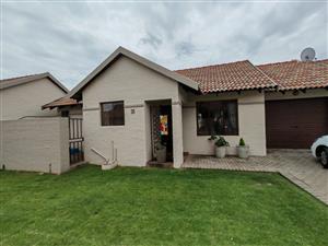 Modern 2-Bedroom Unit in a Well-Maintained Complex