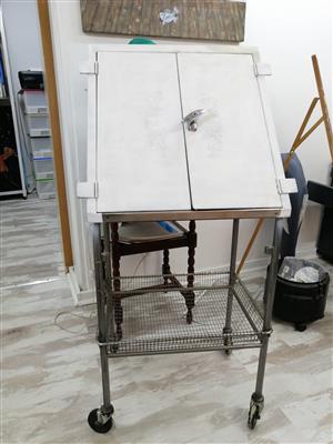 Art cabinet or sewing cabinet
