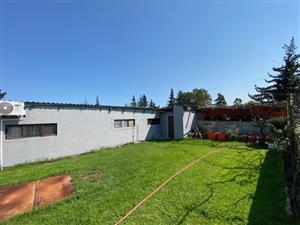 Smallholding with Dual Homes, Income Potential & Agricultural Opportunity – Near Hopefield