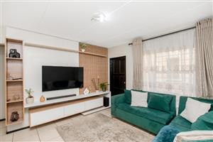 Townhouse For Sale in Honeypark