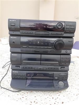 COMPACT & COMPLETE SONY HIFI SYSTEM WITH SPEAKERS