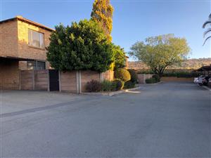 Stunning Pet Friendly Duplex !