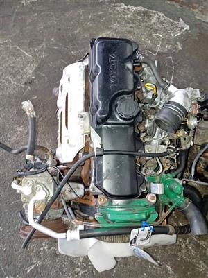 TOYOTA HILUX 5L COMPLETE ENGINE FOR SALE