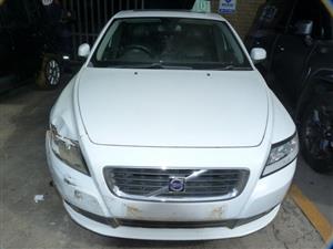 Volvo S40 2.0 Manual B4204S3 White - 2008 SPARESBOYZ STRIPPING FOR SPARES