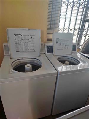 SPEED QUEEN WASHING MACHINES VERY STRONG AND RELIABLE THAT LASTS 20 YEARS COMMERCIAL AND HEAVY DUTY