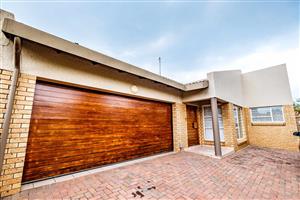 House For Sale in Sunward Park & Ext