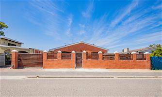 Beautiful Family Home with Spacious Living