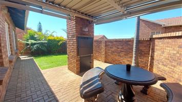 STUNNING 3 BEDROOM TOWNHOUSE FOR SALE IN MAGALIESKRUIN