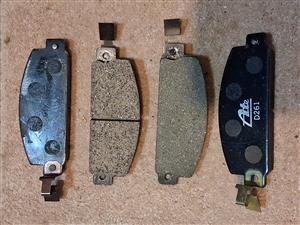 Isuzu old model, set brake pads