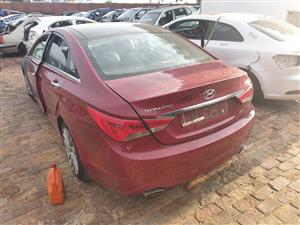 Hyundai Sonata 2.4 Gdi automatic 2015 model for stripping of all parts.