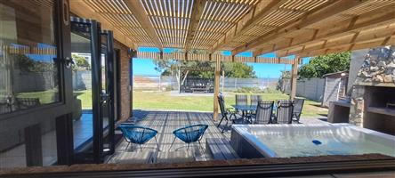 3 BEDROOM HOME + SPACIOUS FLAT with seperate entrance & SEAVIEWS!!!