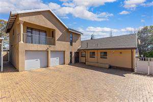 House For Sale in Glenvista