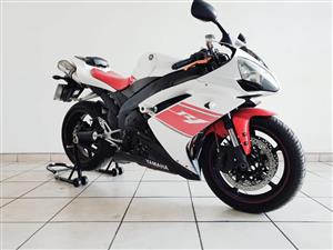 STUNNING YAMAHA R1