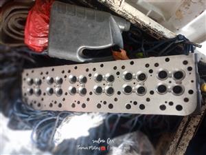 Nissan UD FE6 brand new bare cylinder head 24 valve for sale 