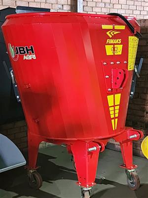 New Fimaks 1.5m³ vertical feed mixers