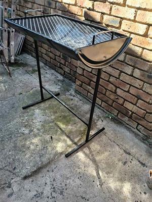 Drum braai with grid. For collection in Boksburg North. If the advert is showing then it is availabe