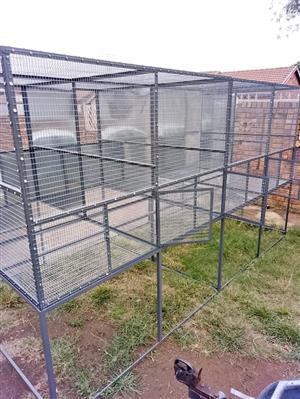 SUSPENSION CAGES.