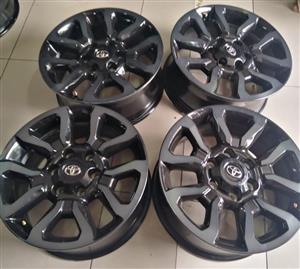 18inch Toyota Legend RS OEM mags set 